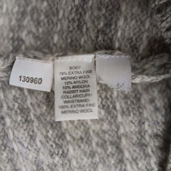 Ann Taylor Merino Wool blend Collared v neck Sweater.  Ladies size L - Picture 5 of 8